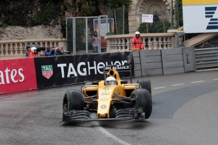 Кевин Магнуссен в гонке на Гран При Монако 2016