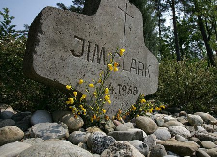 Мемориал на месте гибели Джима Кларка в Хоккенхайме