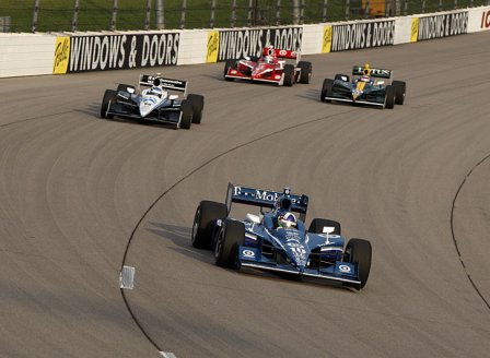 Дарио Франкитти в гонке во Йове серии IndyCar 2011