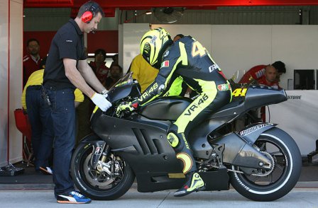 Валентино Росси на тестах Ducati в Валенсии