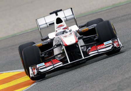 Камуи Кобаяши, болид C30 команды Sauber