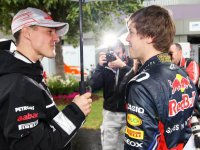 Михаэль Шумахер и Себастьян Феттель на Гран При Австралии 2011